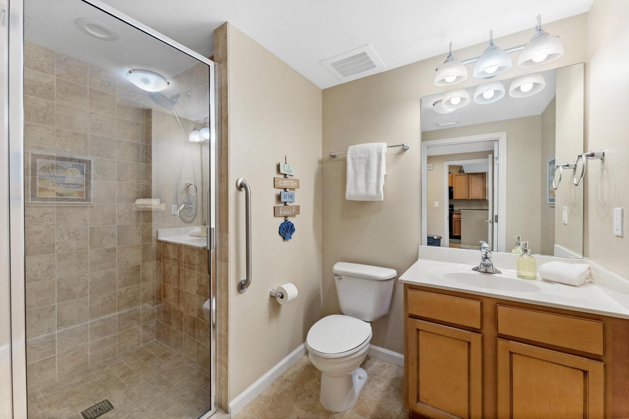 5 Star Resort 2Br 2 Bath King Suite Shuttle Pools Across From Beach 2208 Дестин Екстериор снимка